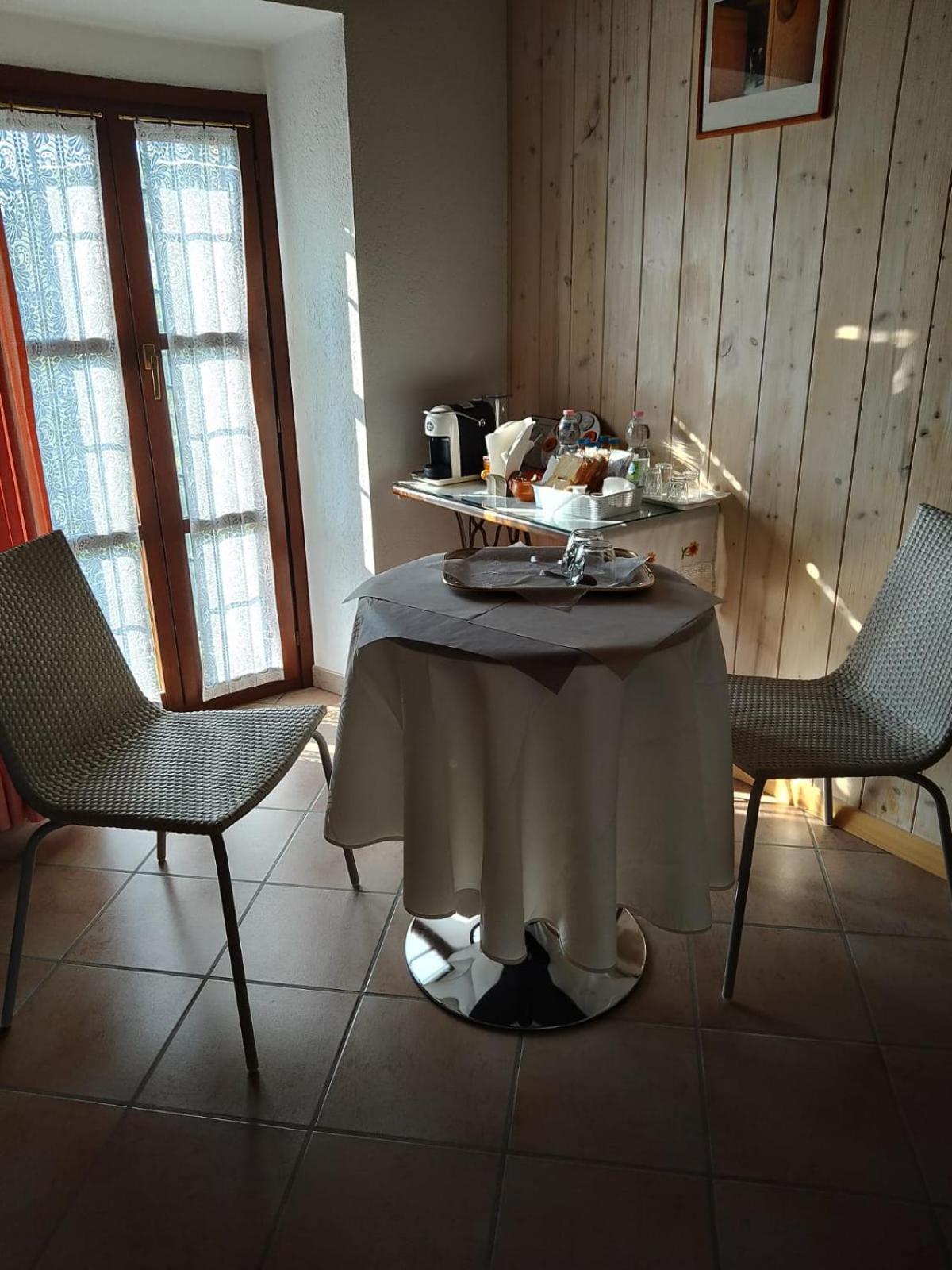 Agriturismo Affittacamere Barbarossa Dogliani Eksteriør bilde