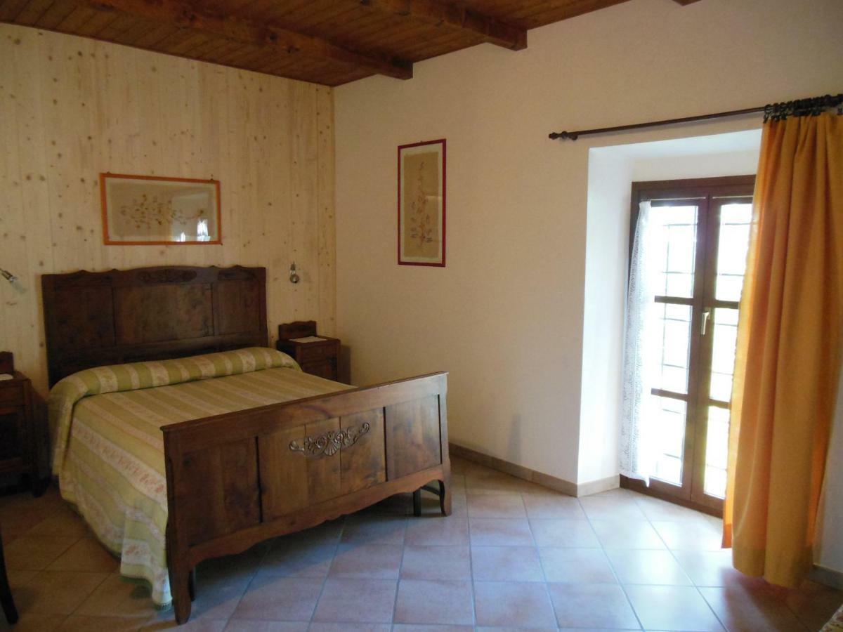 Agriturismo Affittacamere Barbarossa Dogliani Rom bilde