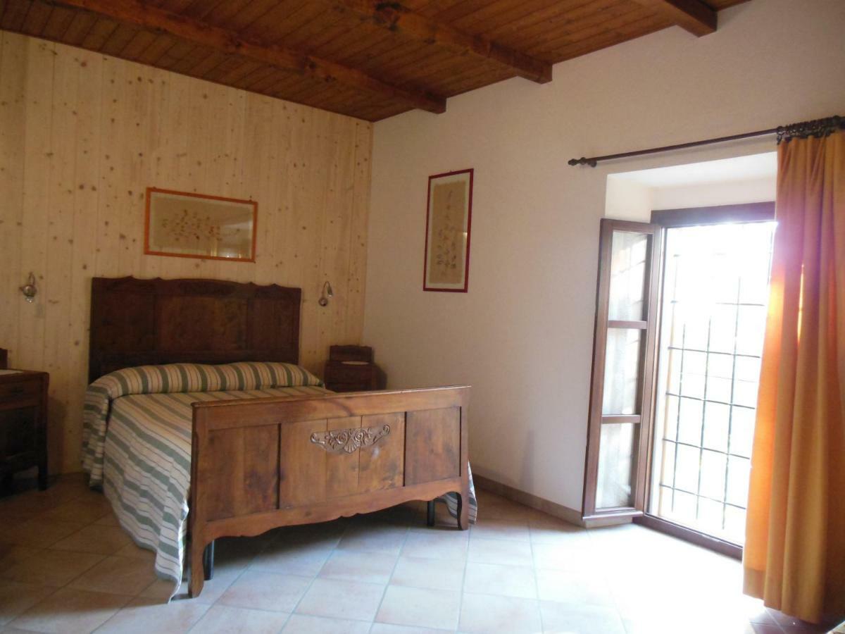 Agriturismo Affittacamere Barbarossa Dogliani Eksteriør bilde